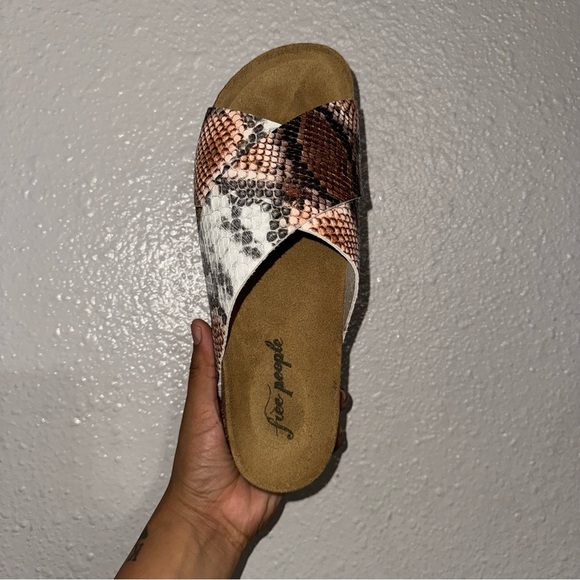 FREE PEOPLE Sidelines Flatform Sandal / brown white Snake size 38 made in Spain - Picture 2 of 5